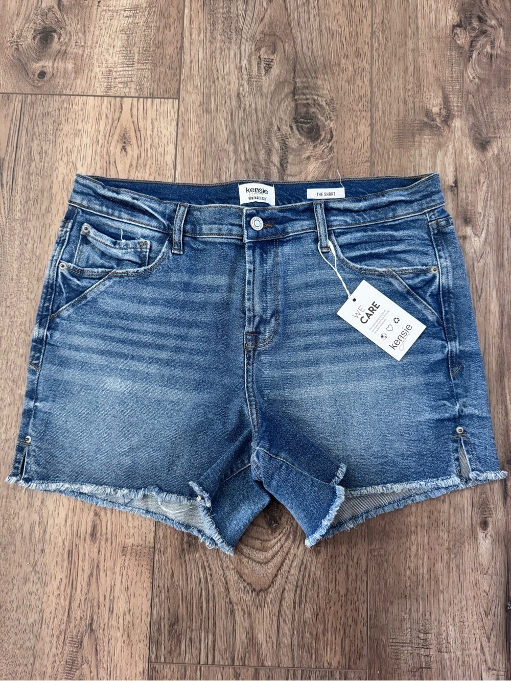 Kensie Blue Washed Distressed Denim Shorts